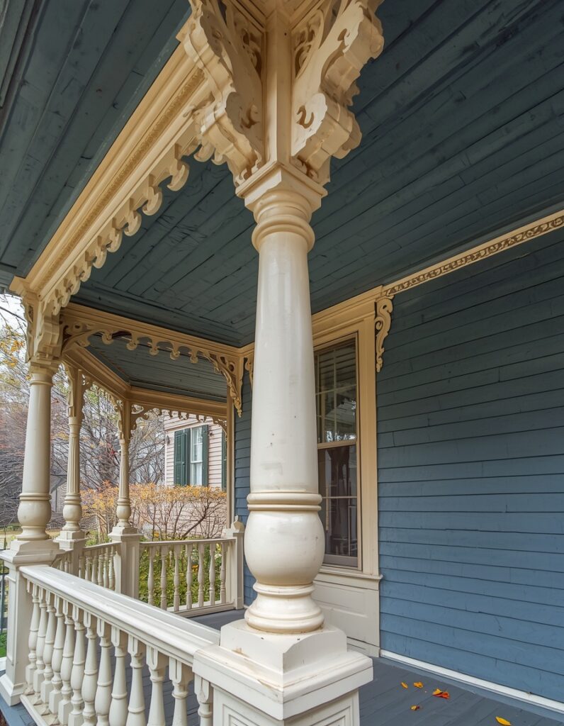 The Victorian Sovereign Manor